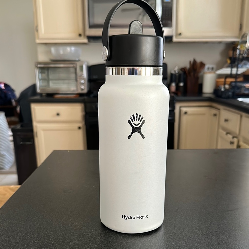Hydro Flask White Water Bottle